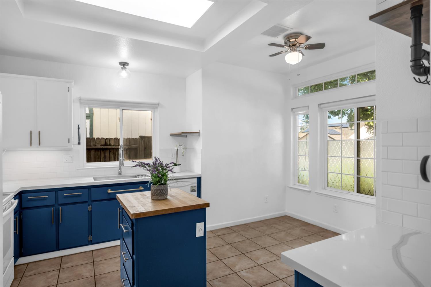 410 Marlin Spike Way