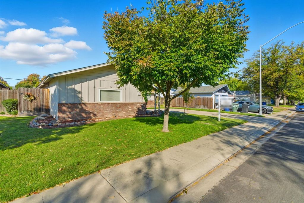 Photo of 2213 Monte Vista Avenue, Modesto, CA 95350 (MLS # 225134589)