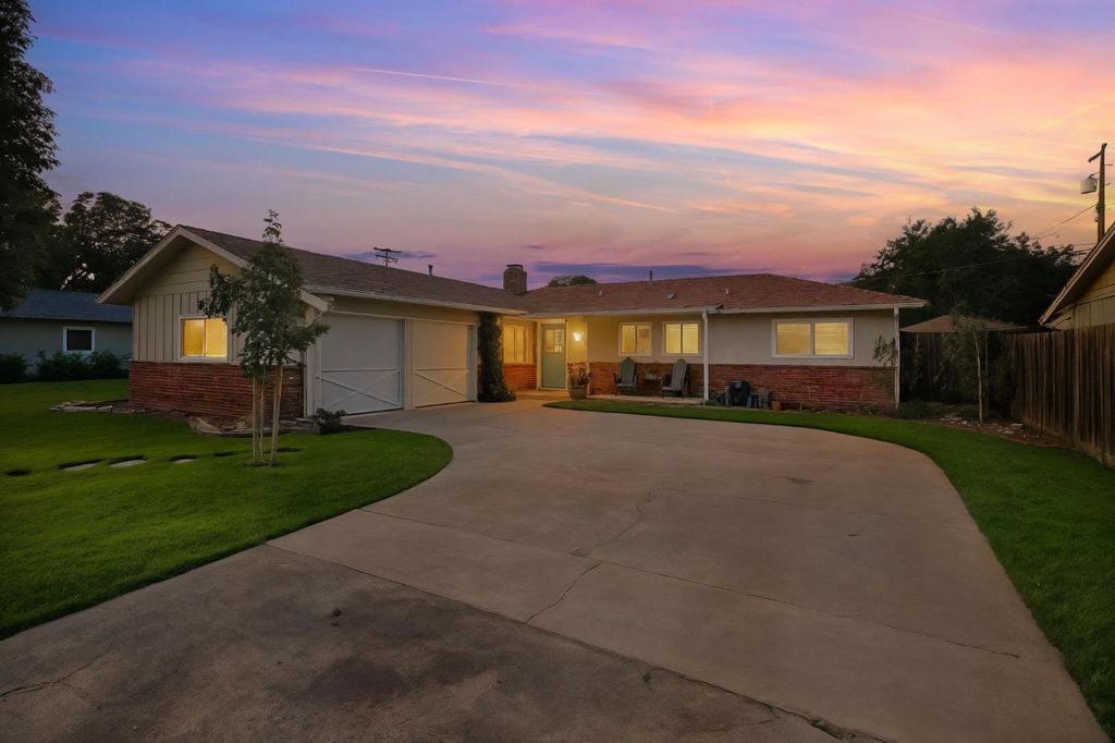 Photo of 2213 Monte Vista Avenue, Modesto, CA 95350 (MLS # 225134589)