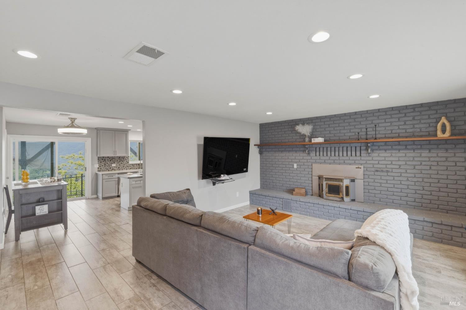 1135 Rimrock Drive