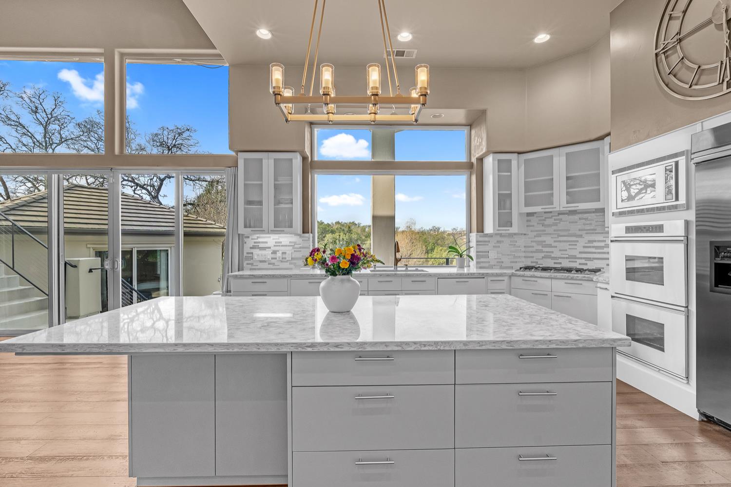 4182 E Greenview Drive