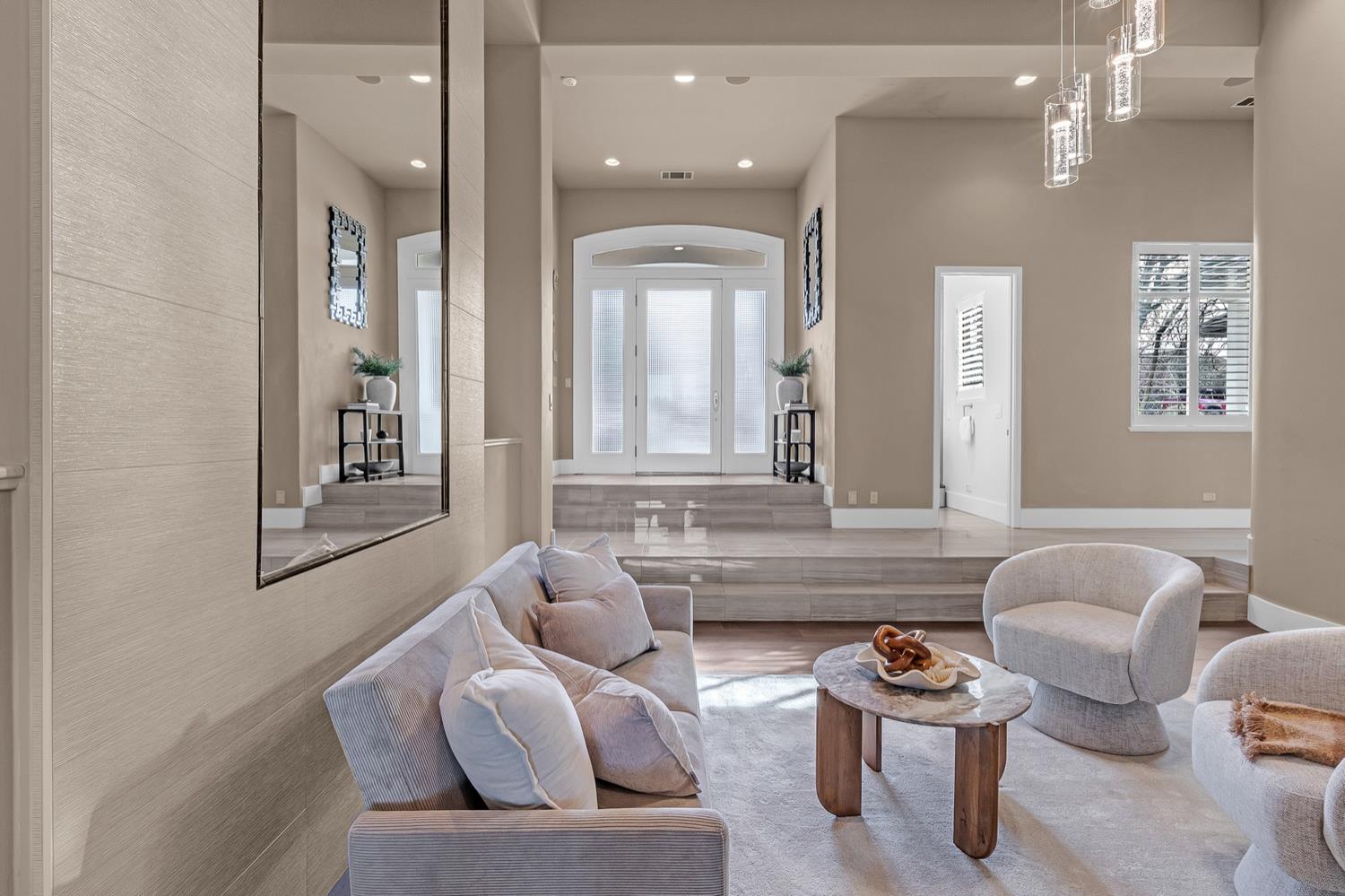 4182 E Greenview Drive