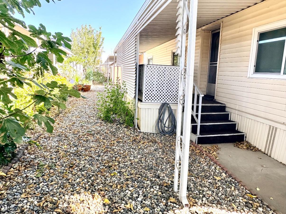 3901 Lake Road 76