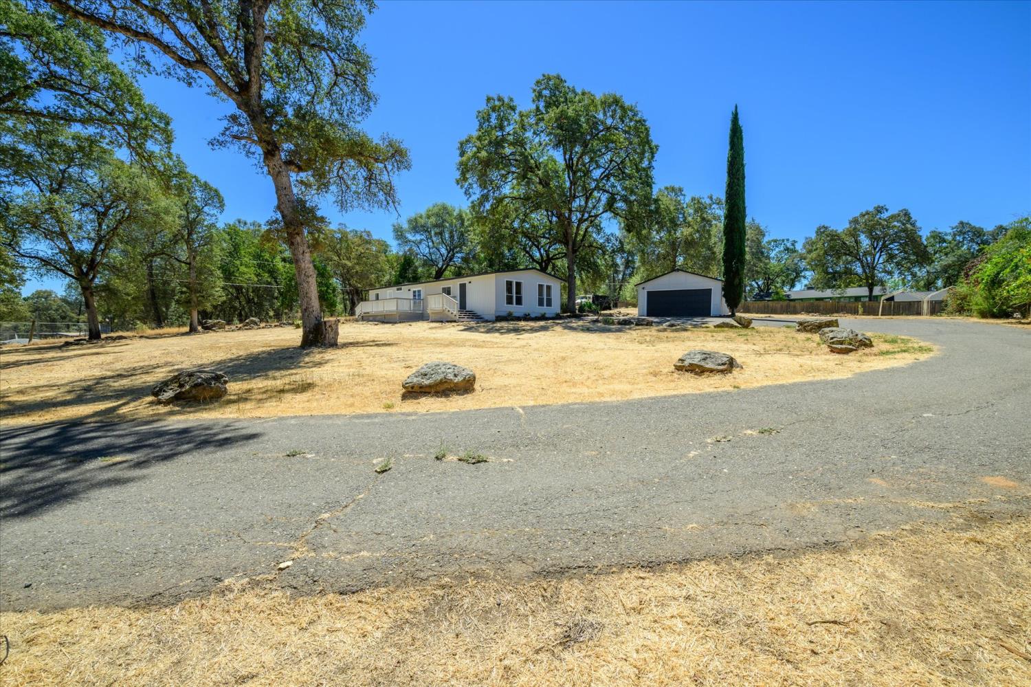 6821 Woodstock Lane