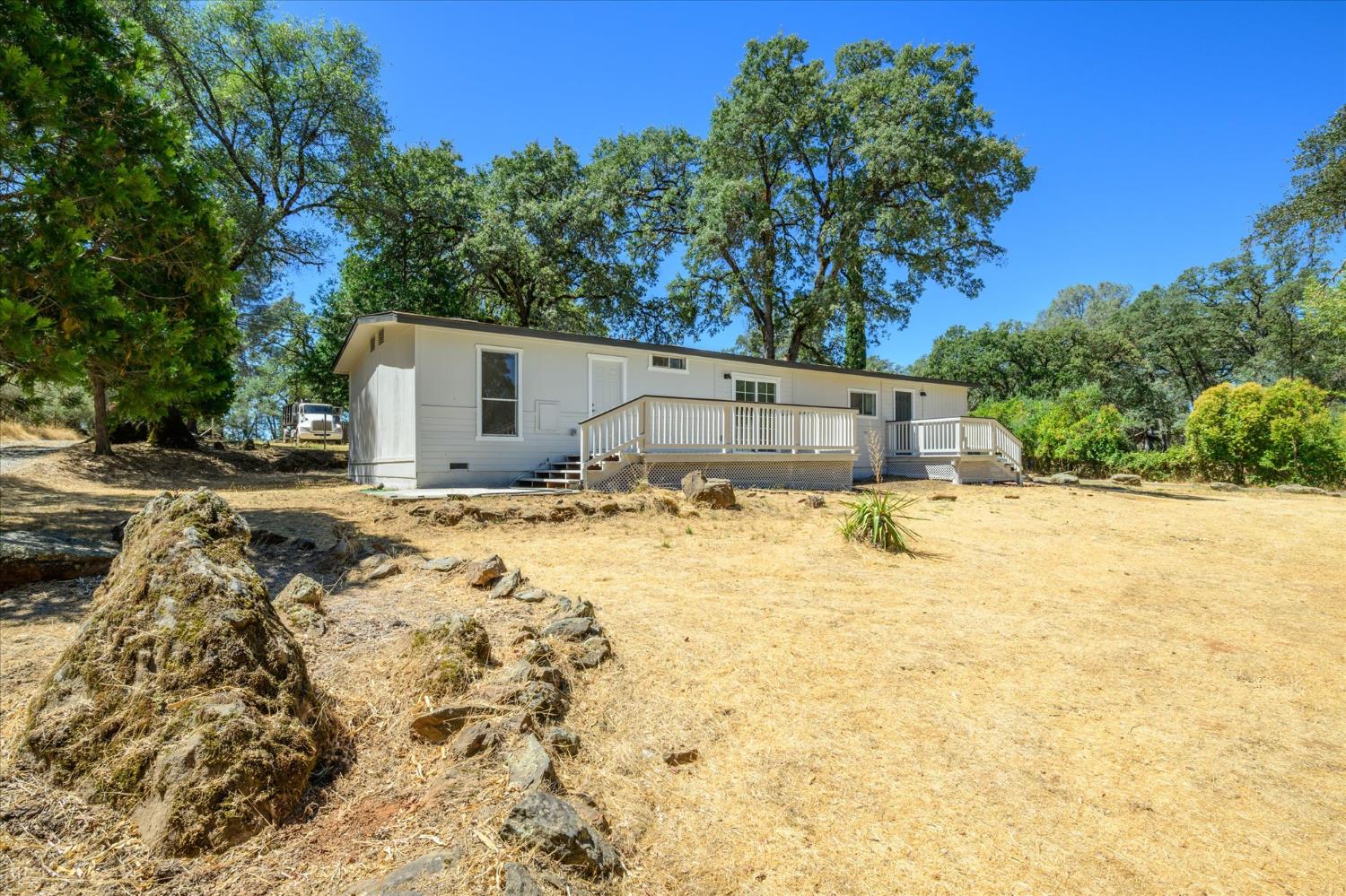 6821 Woodstock Lane