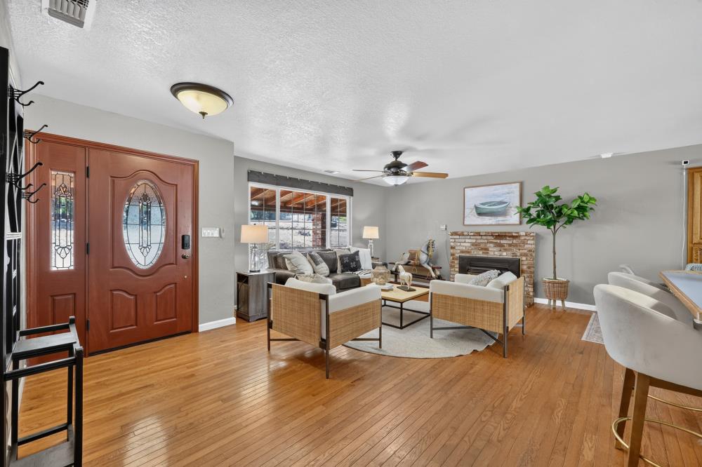 2648 Golden Fawn Trail