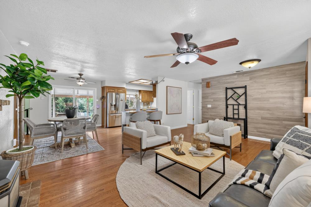 2648 Golden Fawn Trail