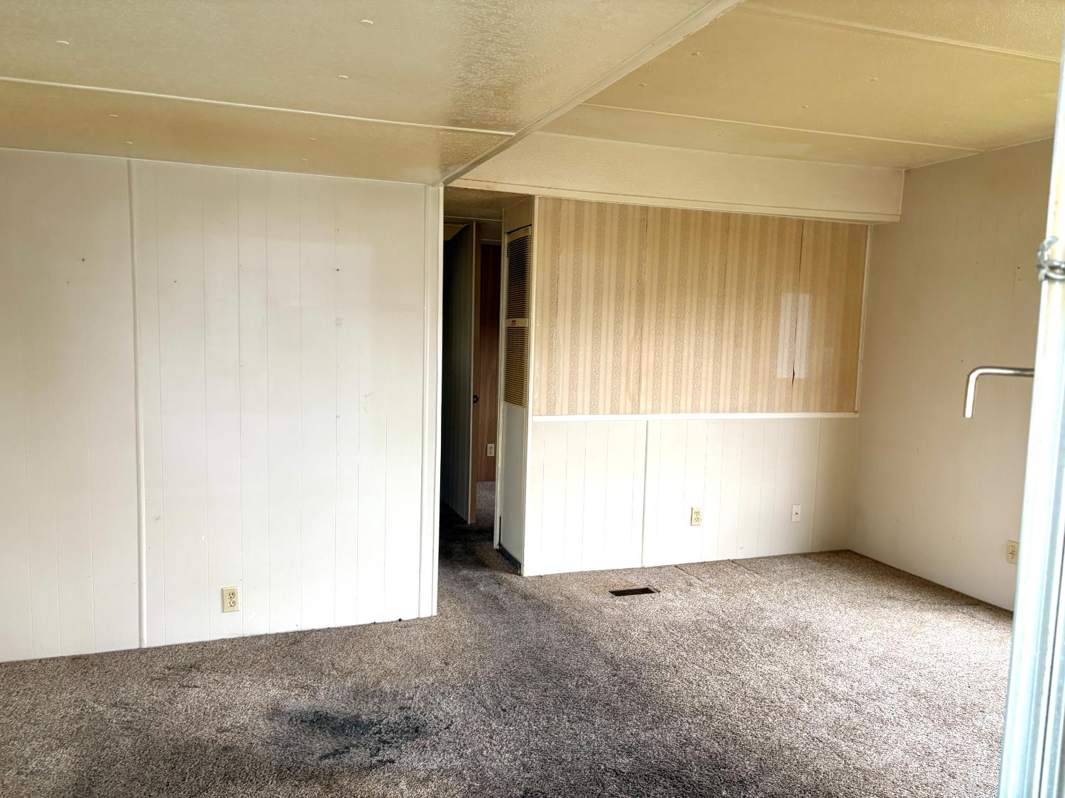 350 N George Washington Boulevard 9