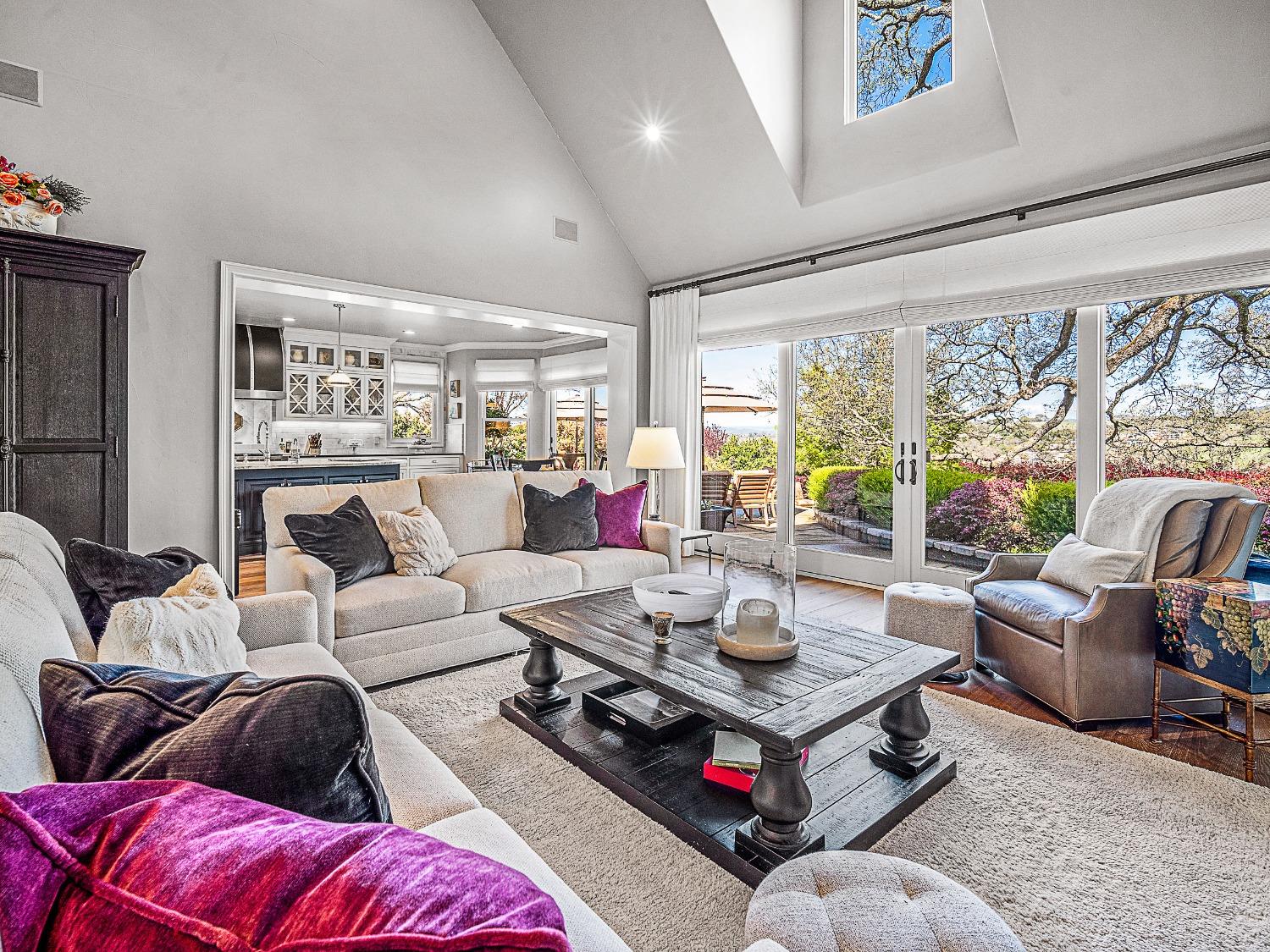 El Dorado Hills, California 95762, United States, 4 Bedrooms Bedrooms, ,4 BathroomsBathrooms,Residential,Active,205721