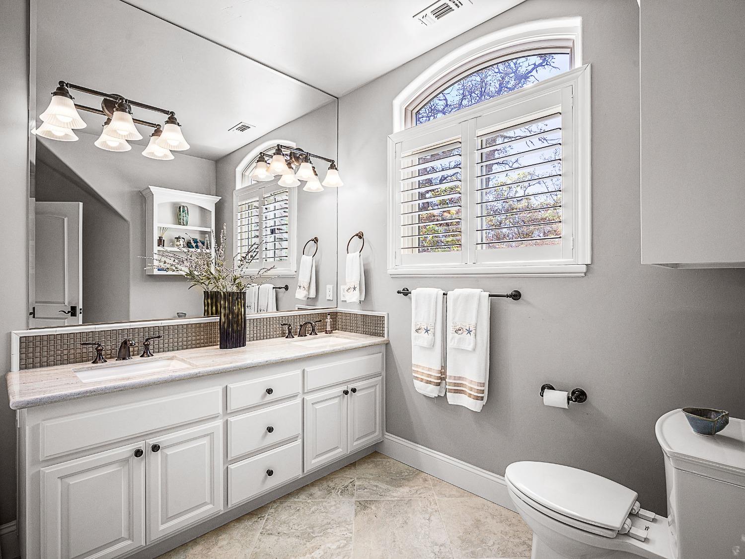 El Dorado Hills, California 95762, United States, 4 Bedrooms Bedrooms, ,4 BathroomsBathrooms,Residential,Active,205721