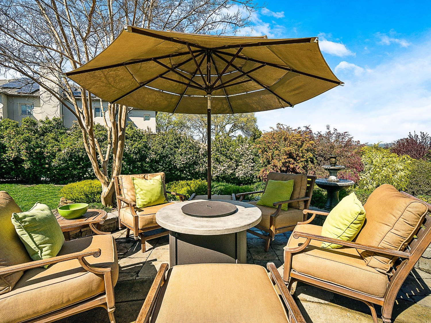 El Dorado Hills, California 95762, United States, 4 Bedrooms Bedrooms, ,4 BathroomsBathrooms,Residential,Active,205721