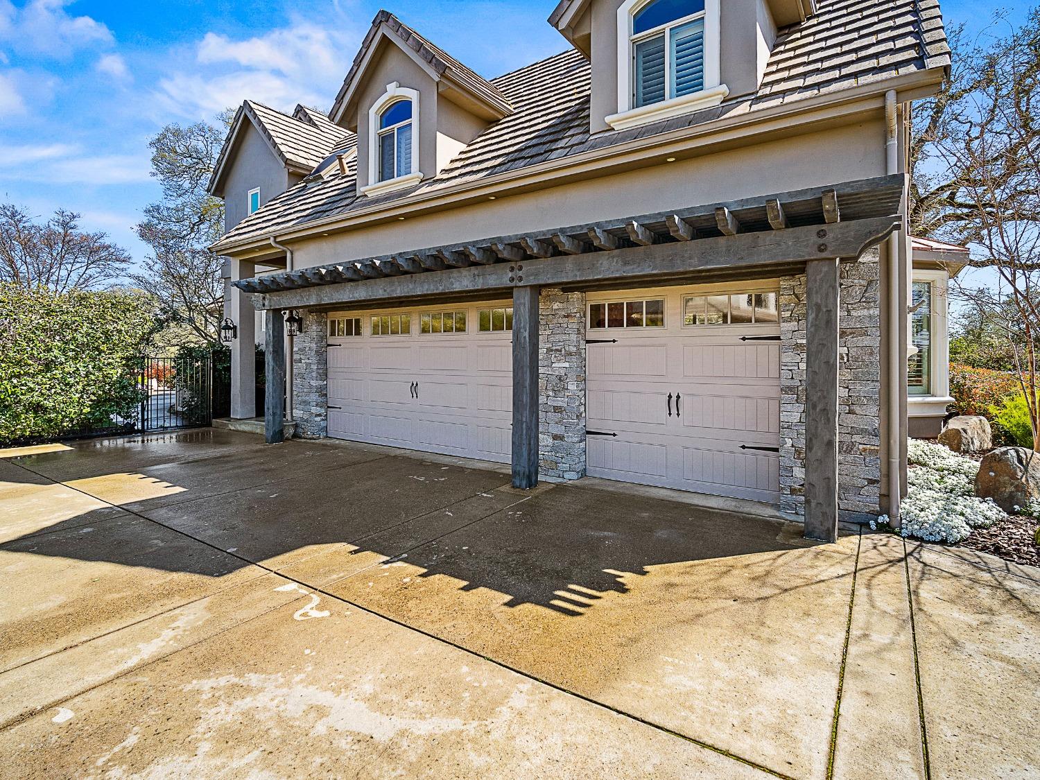 El Dorado Hills, California 95762, United States, 4 Bedrooms Bedrooms, ,4 BathroomsBathrooms,Residential,Active,205721