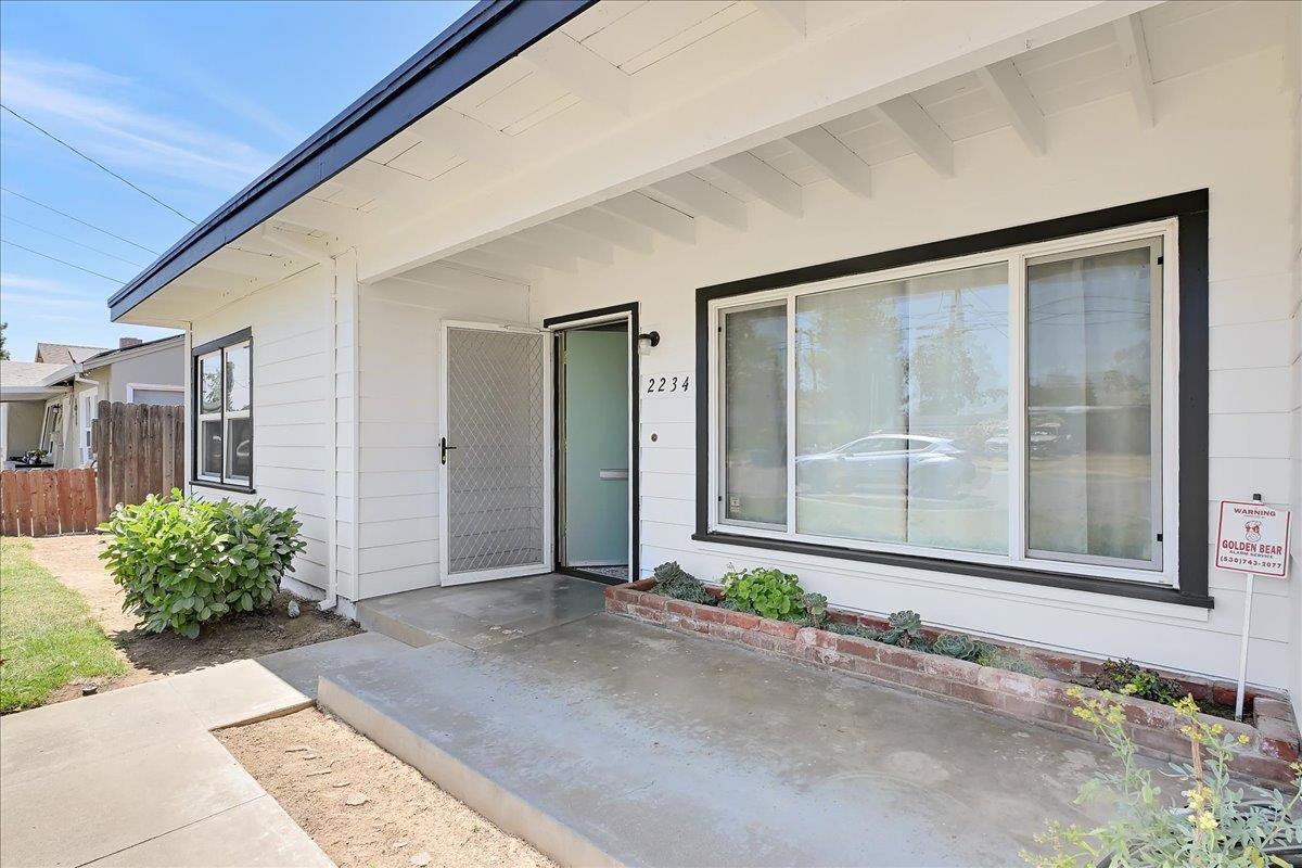 2234 Sampson Street