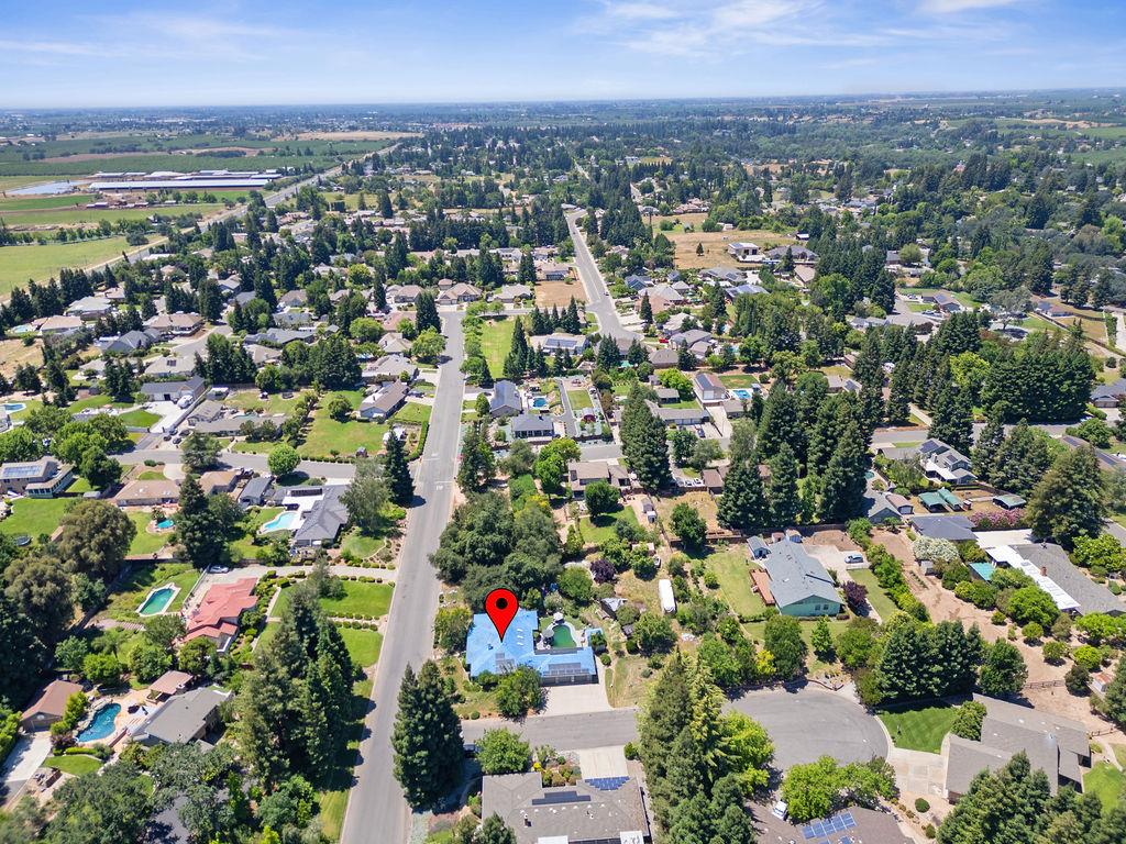 9901 Wild Oak Court