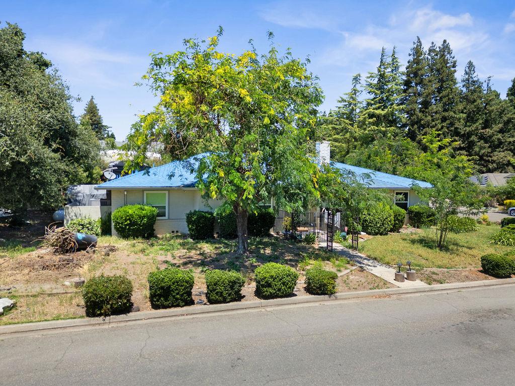9901 Wild Oak Court