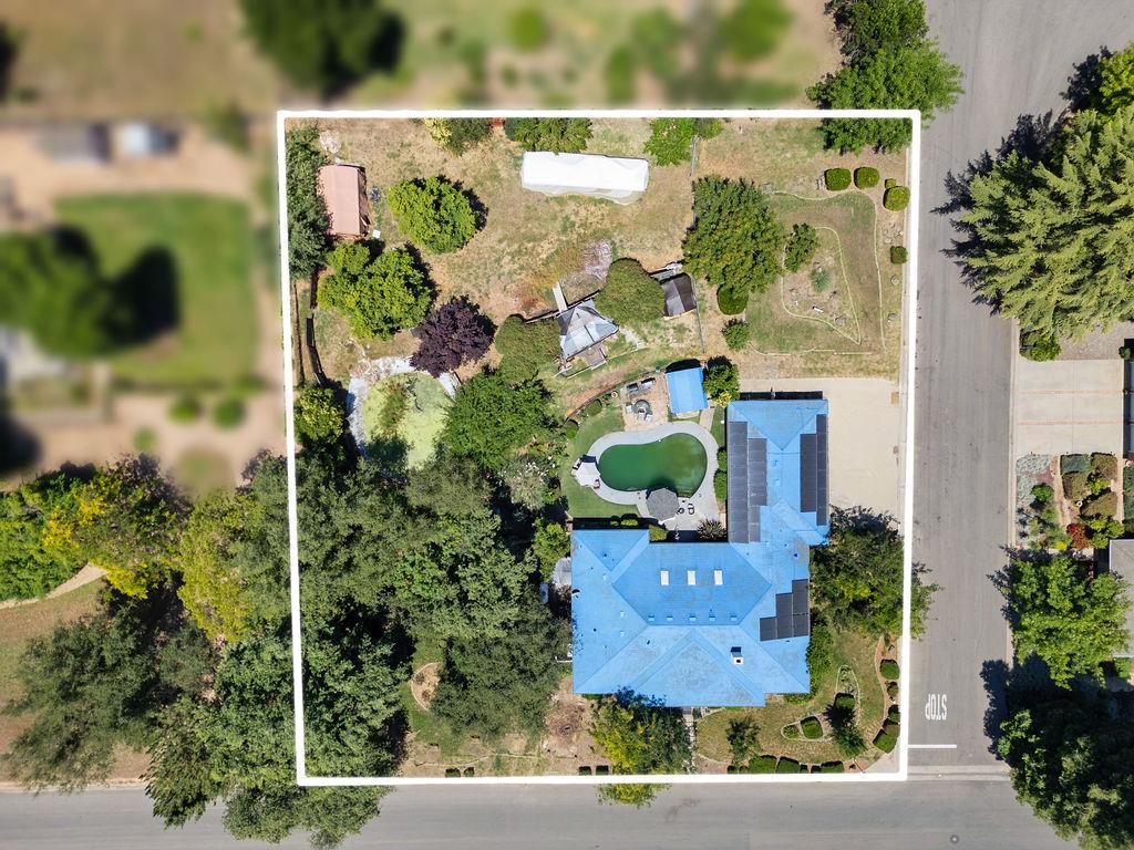 9901 Wild Oak Court