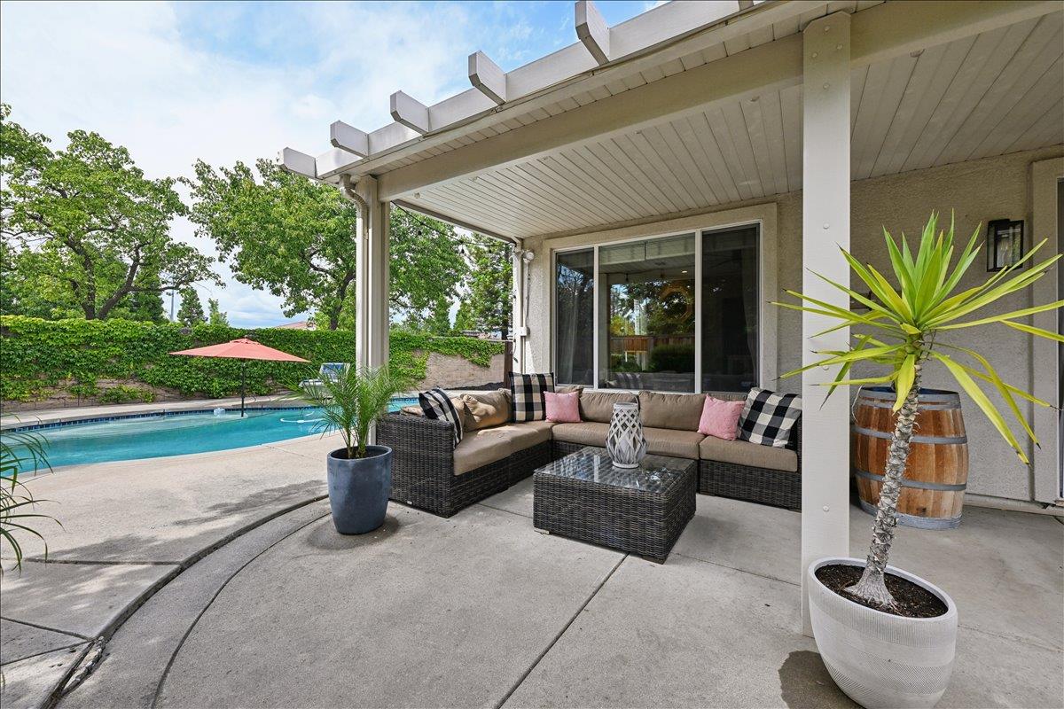 1400 Rose Glen Drive