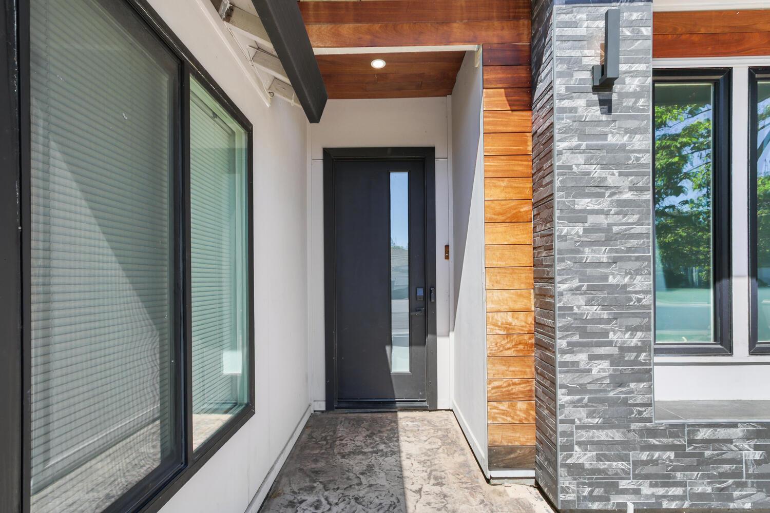 1419 Calle Las Casas