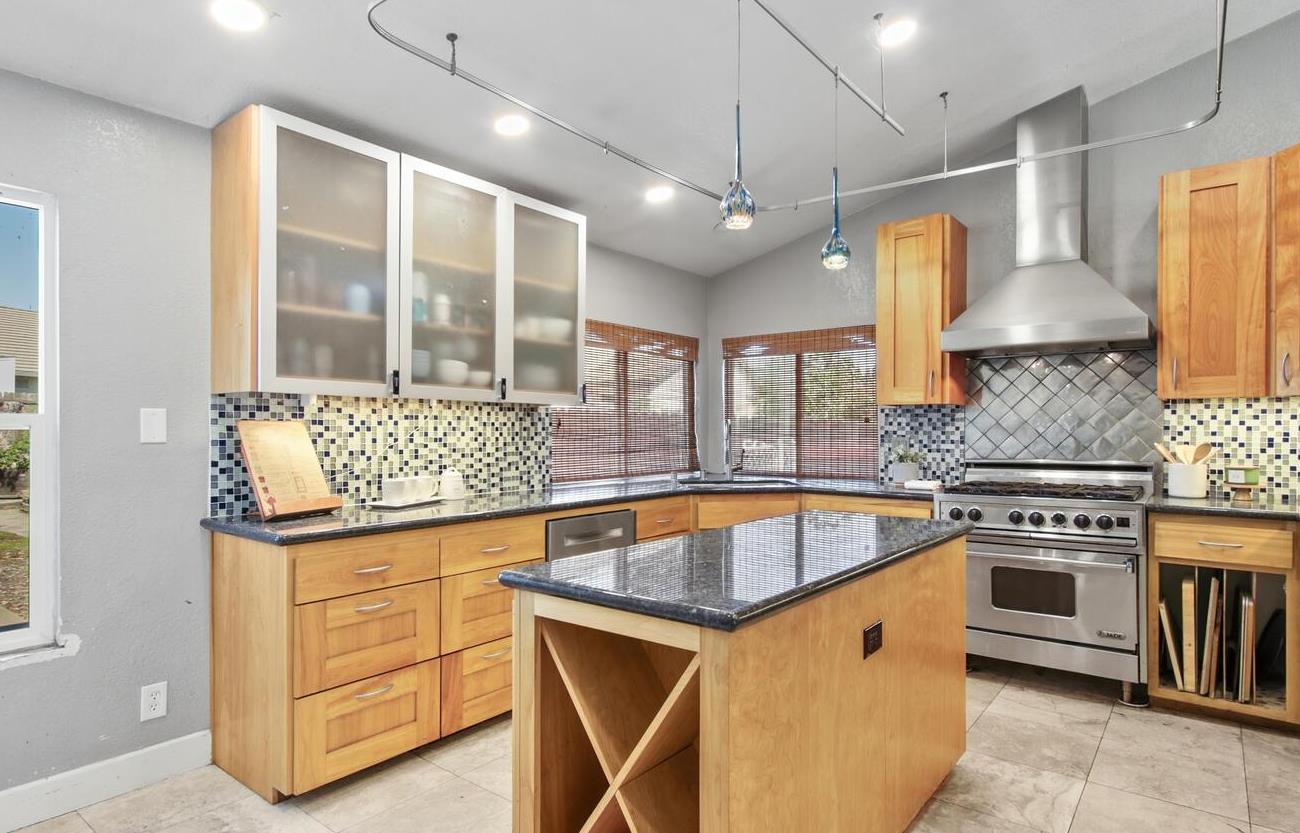 1419 Calle Las Casas