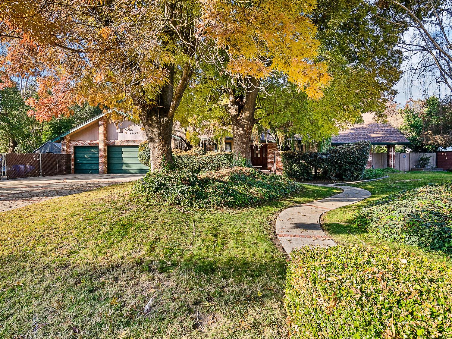 9937 Laron Court