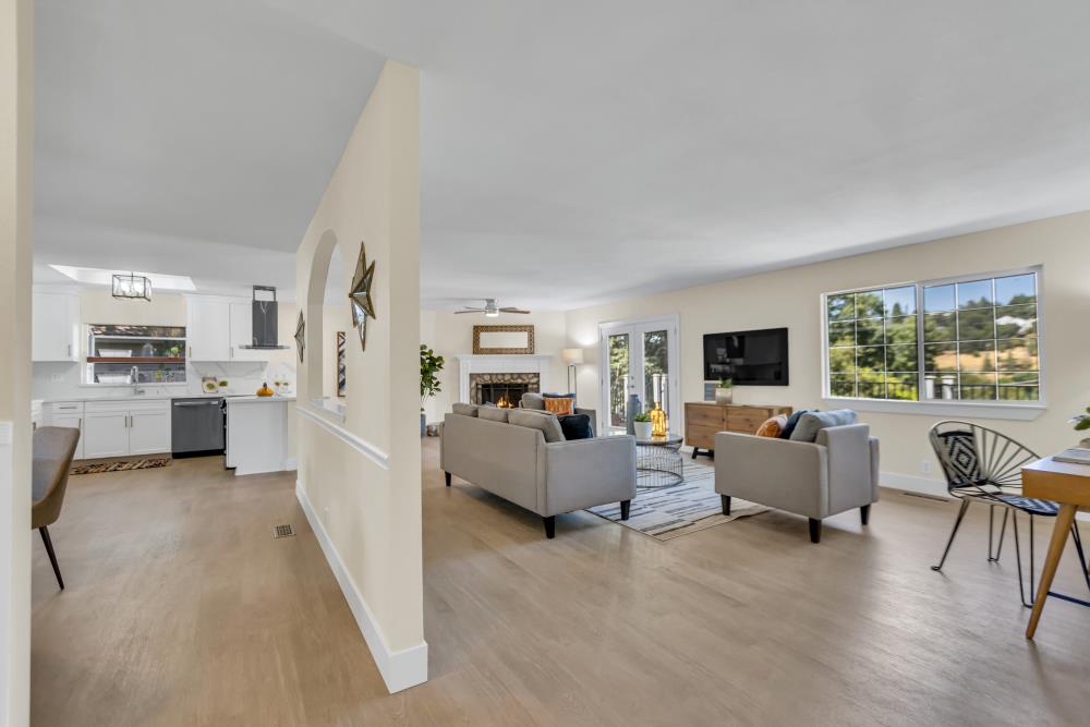 2440 Knollwood Drive