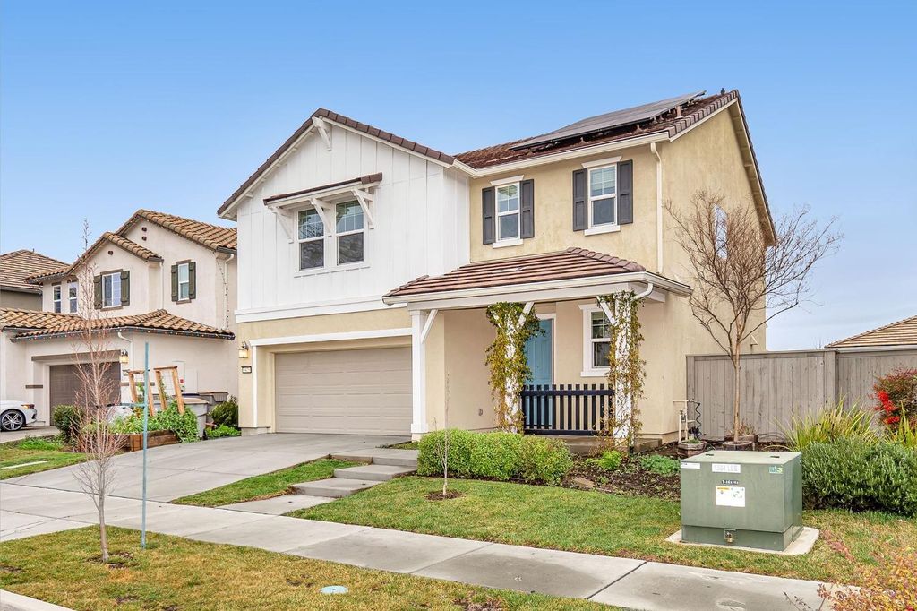 Photo of 1429 Patriot Way, Woodland, CA 95776 (MLS # 225137019)