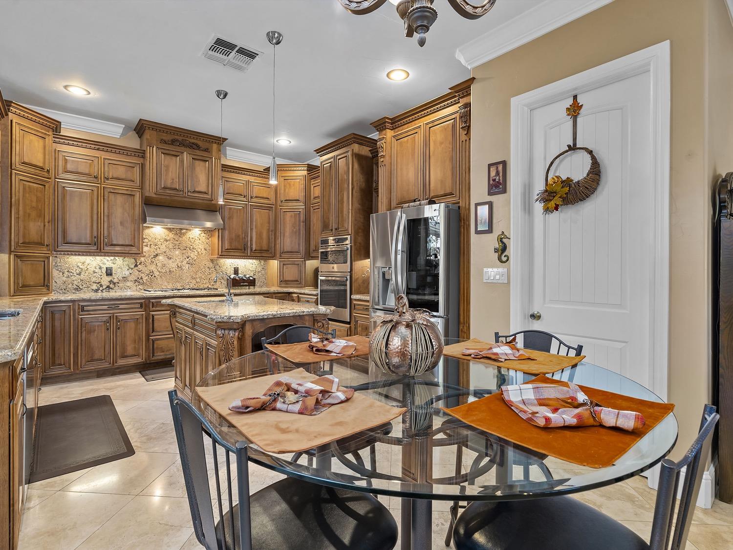 Carmichael, California 95608, United States, 4 Bedrooms Bedrooms, ,3 BathroomsBathrooms,Residential,Active,138607