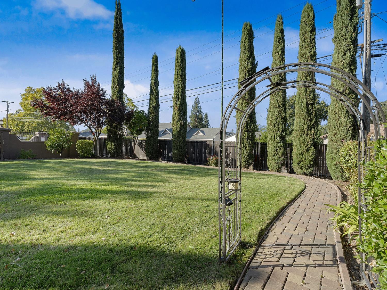 Carmichael, California 95608, United States, 4 Bedrooms Bedrooms, ,3 BathroomsBathrooms,Residential,Active,138607