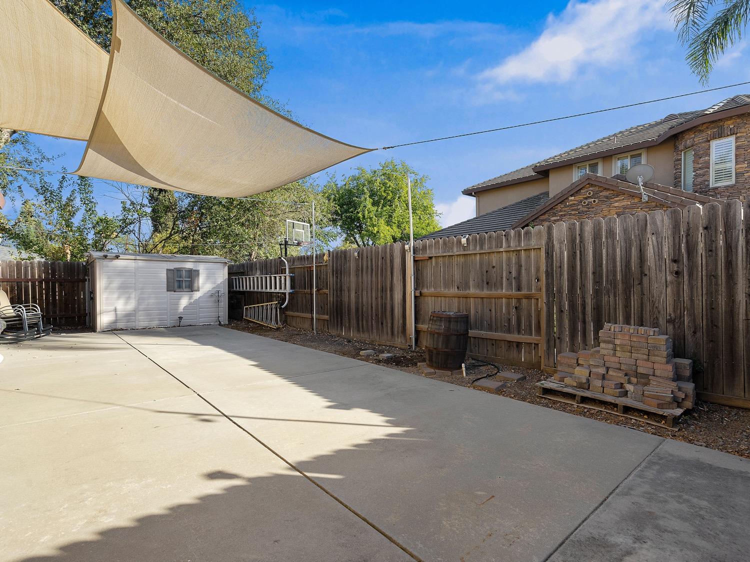 Carmichael, California 95608, United States, 4 Bedrooms Bedrooms, ,3 BathroomsBathrooms,Residential,Active,138607