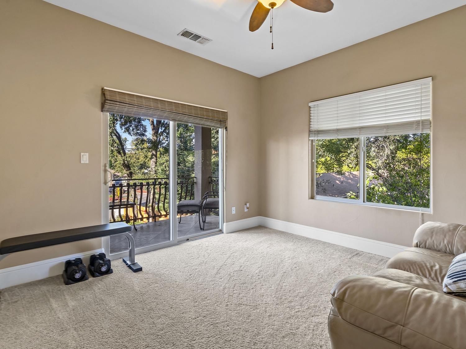 Carmichael, California 95608, United States, 4 Bedrooms Bedrooms, ,3 BathroomsBathrooms,Residential,Active,138607