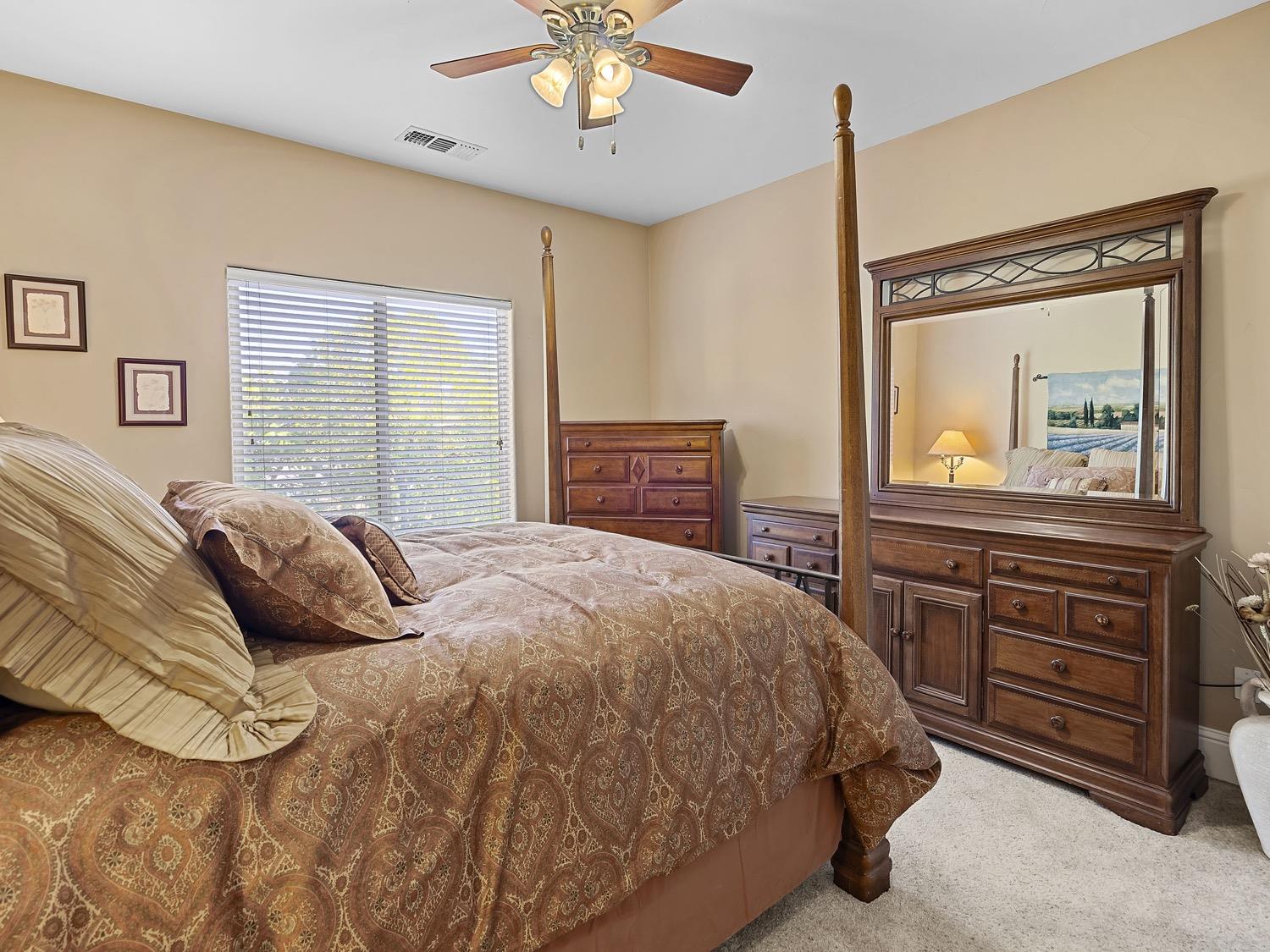 Carmichael, California 95608, United States, 4 Bedrooms Bedrooms, ,3 BathroomsBathrooms,Residential,Active,138607