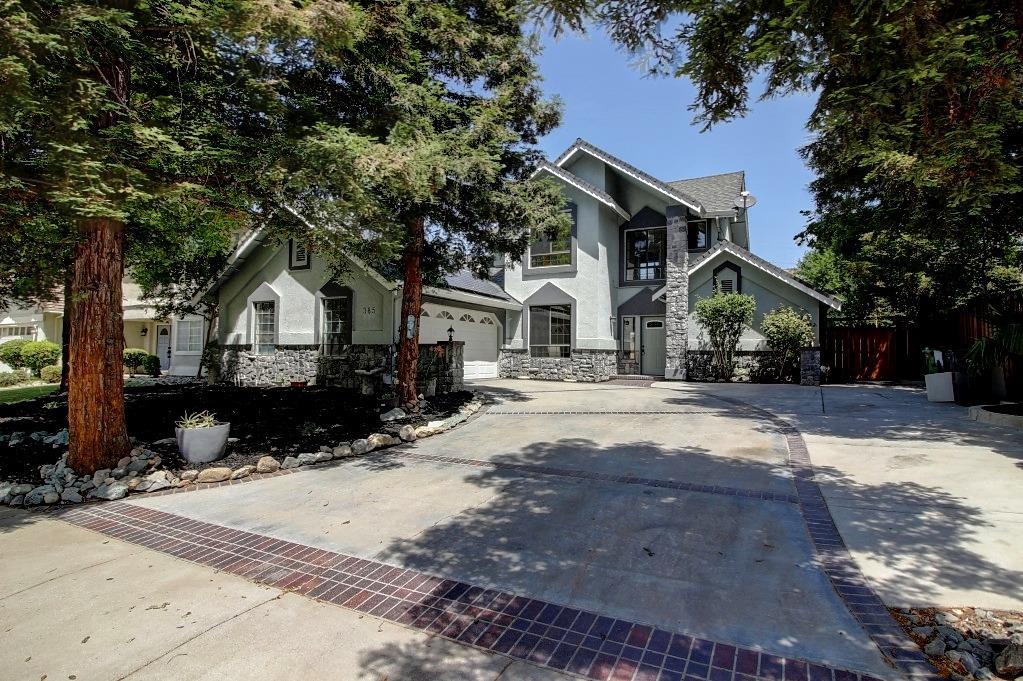 385 Cecelio Way
