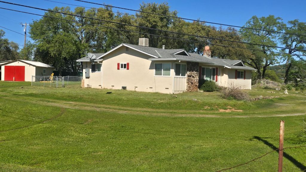 Photo of 11592 Peoria Rd, Browns Valley, CA 95918 (MLS # 226030872)