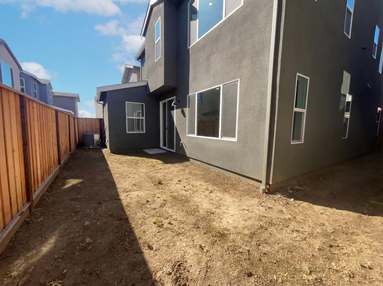 374 N Palm Springs Way