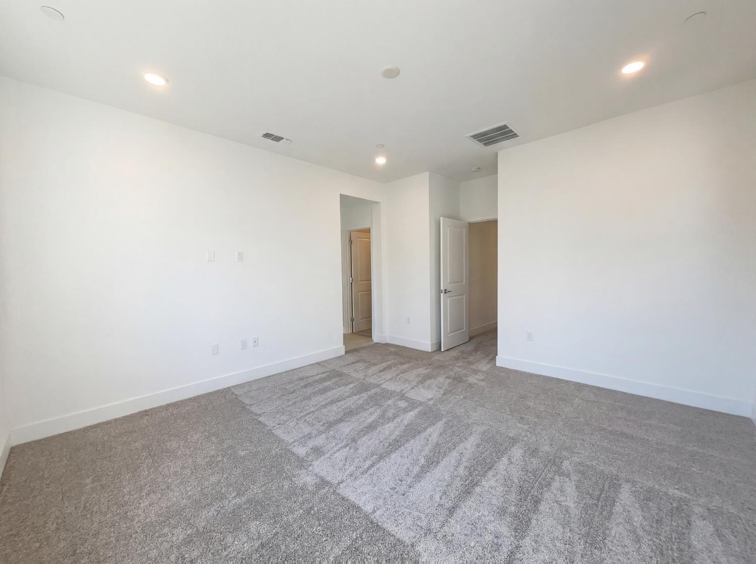 374 N Palm Springs Way