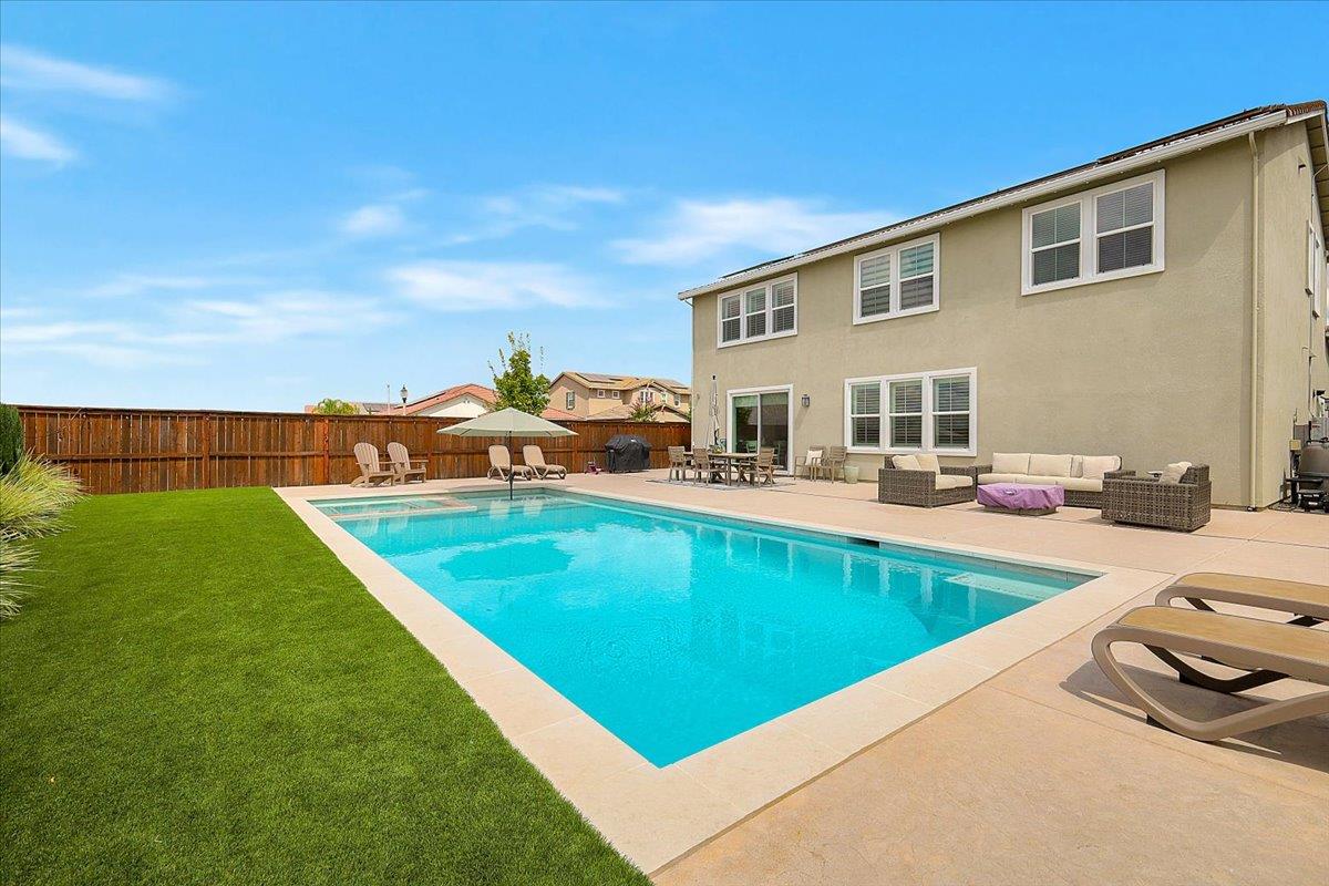 502 Cabrillo Court