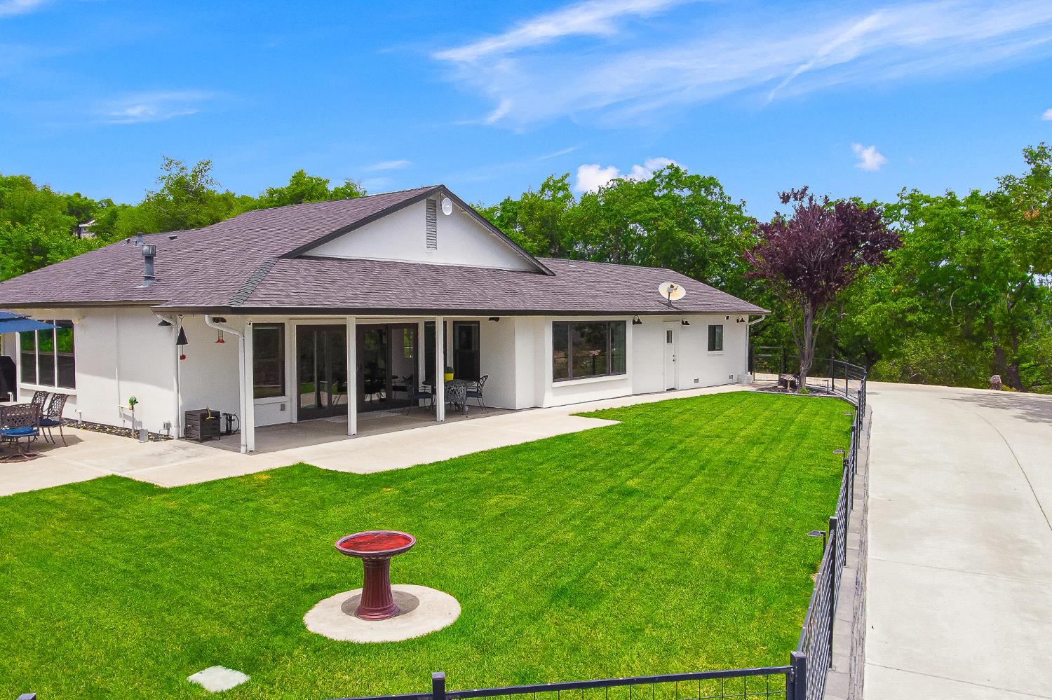 4001 Walnut Drive