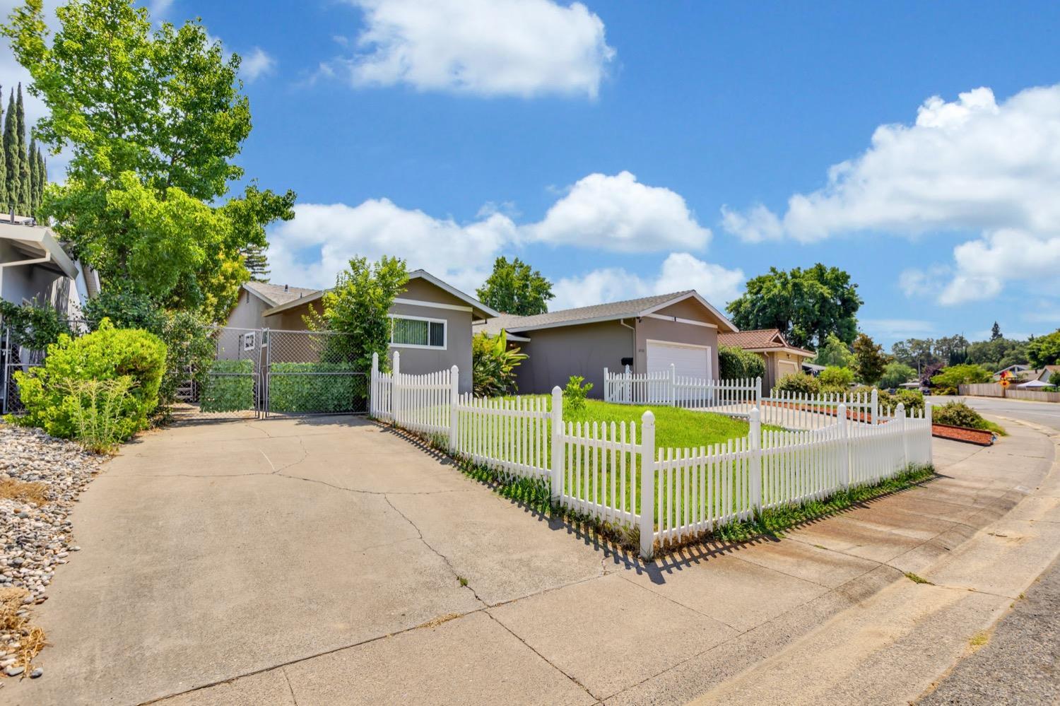 6708 woodmore oaks