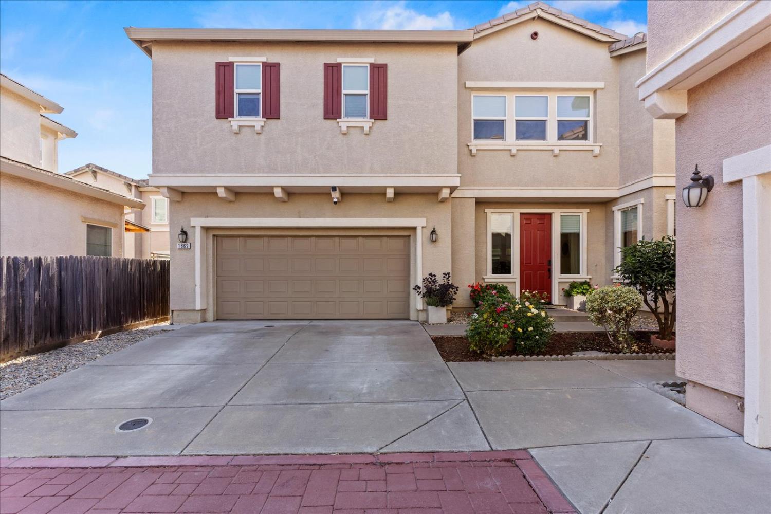 1869 Mammoth Way