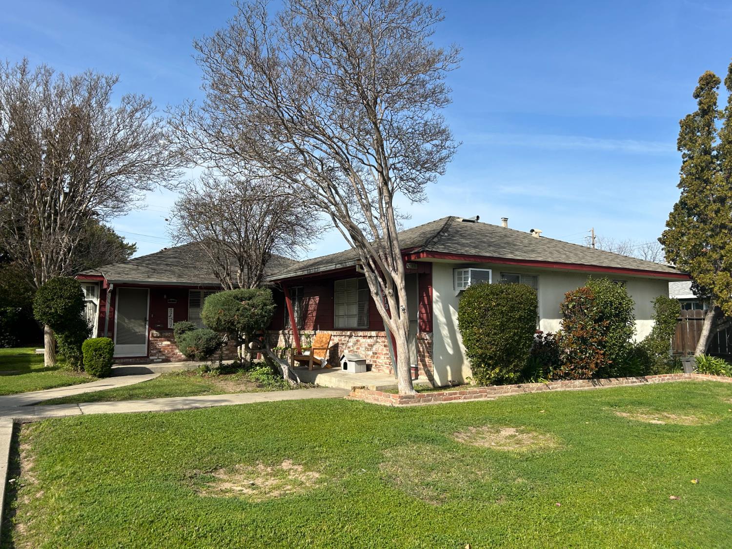 1913 W Mendocino Avenue