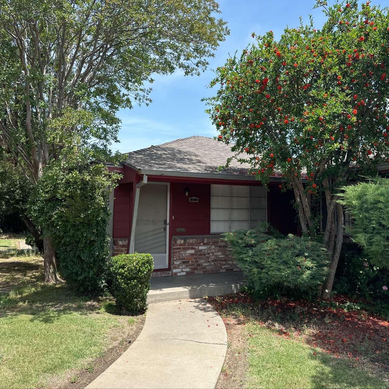 1913 W Mendocino Avenue