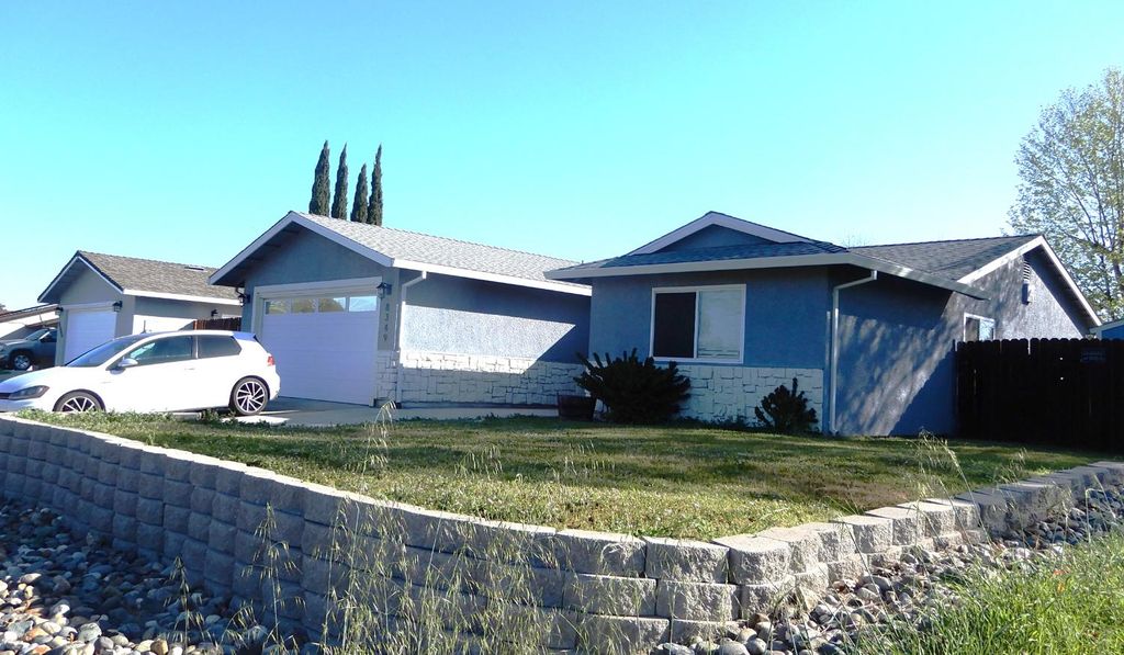 Photo of 8349 Franklin Boulevard, Sacramento, CA 95823 (MLS # 226033769)