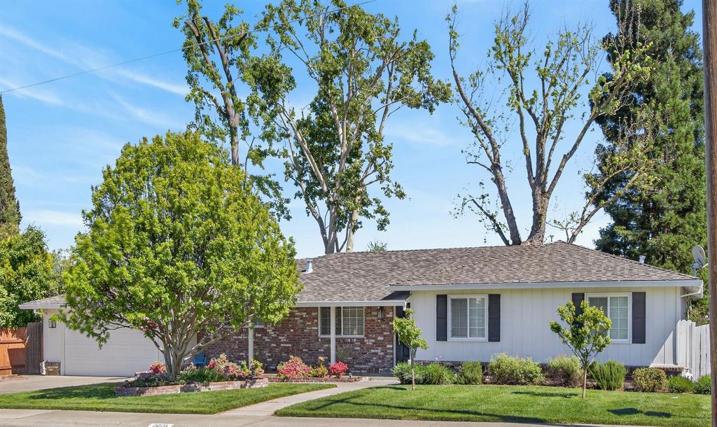 Photo of 2026 Mission Avenue, Carmichael, CA 95608 (MLS # 226042515)