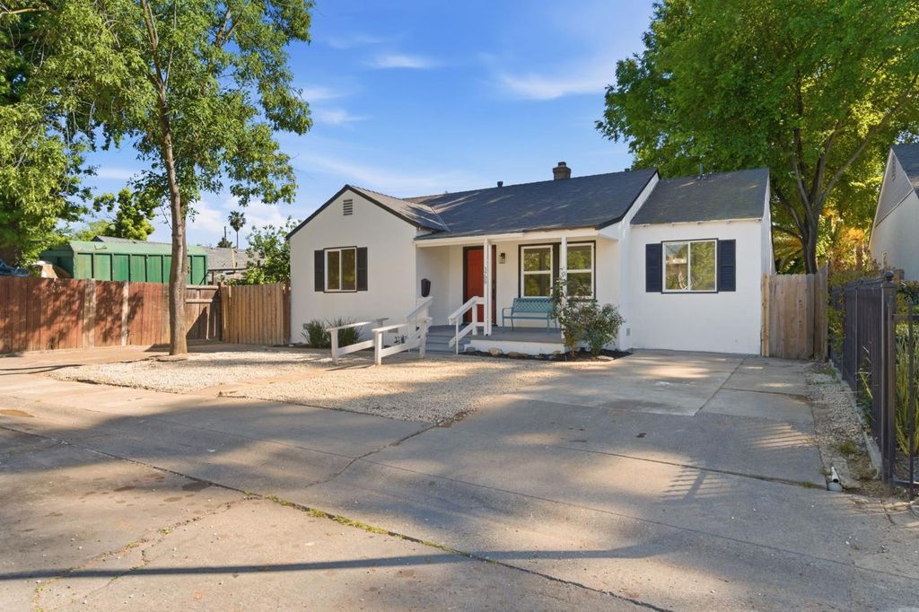 Photo of 3700 24th Avenue, Sacramento, CA 95820 (MLS # 226037853)