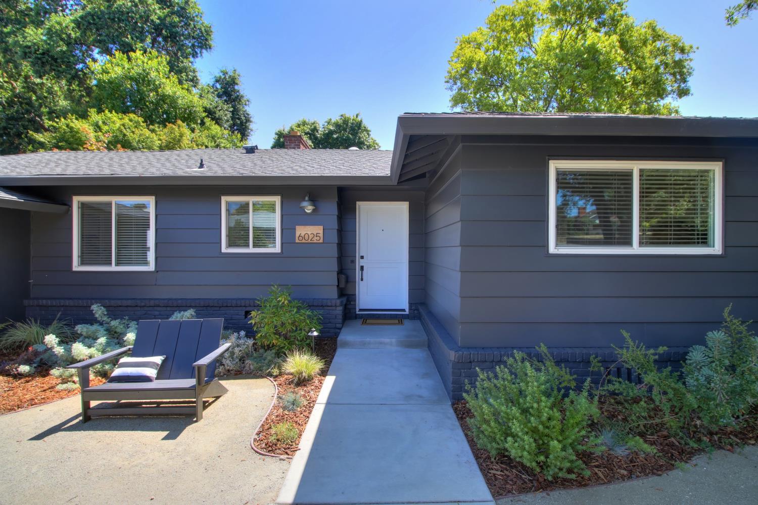 6025 Holstein Way