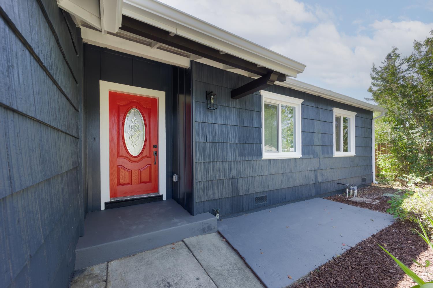 2133 Rossmoor Drive