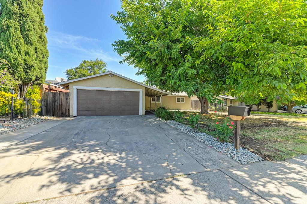 8440 Butternut Drive
