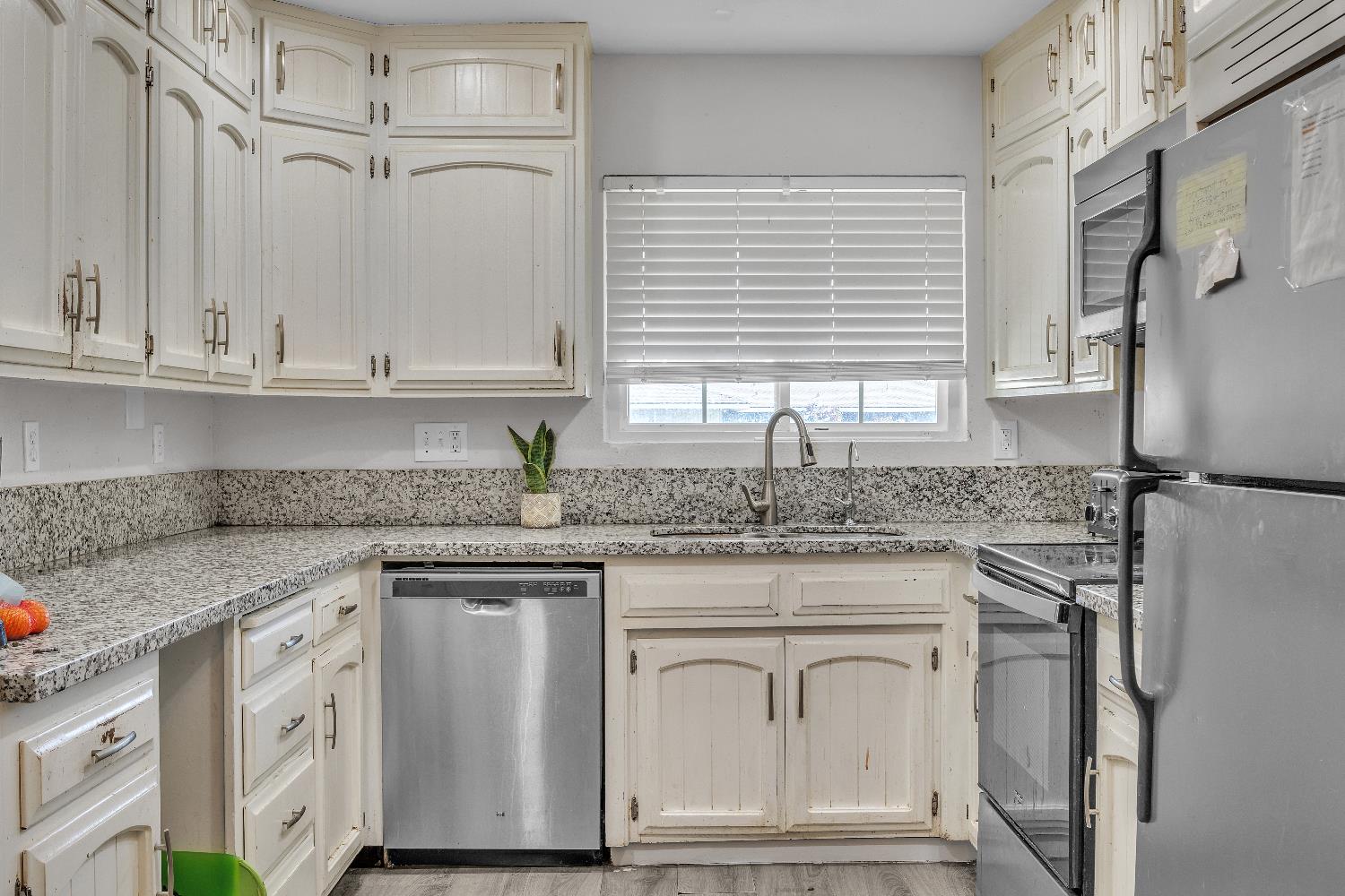 1527 Underwood Avenue