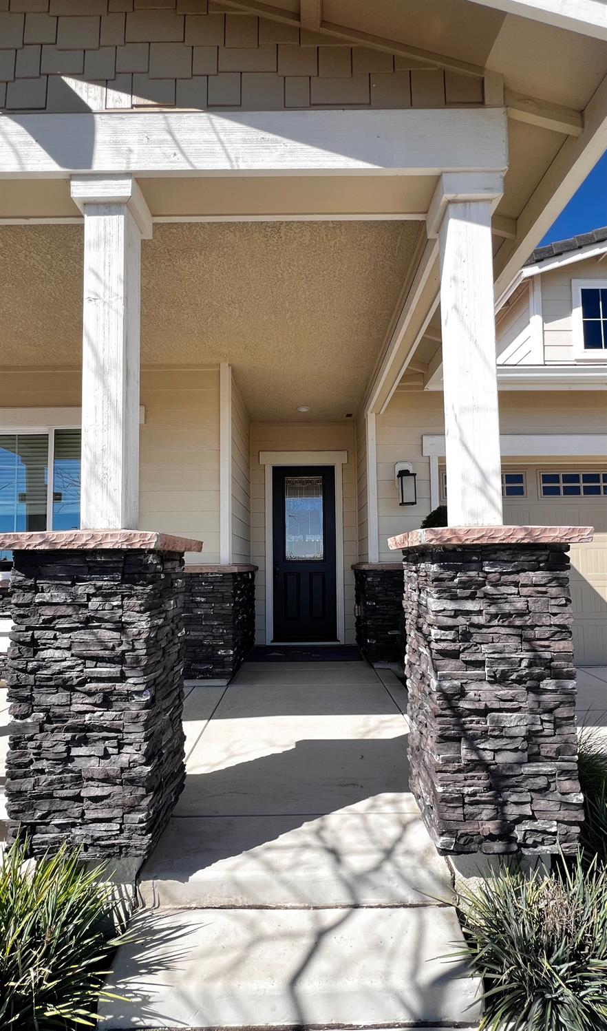 1034 Meadowlands Drive