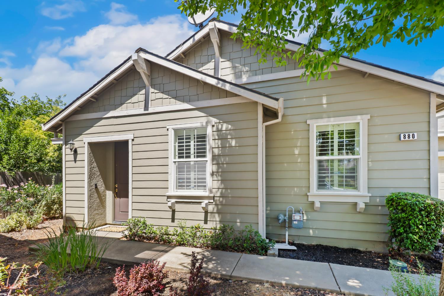 880 Holley Court